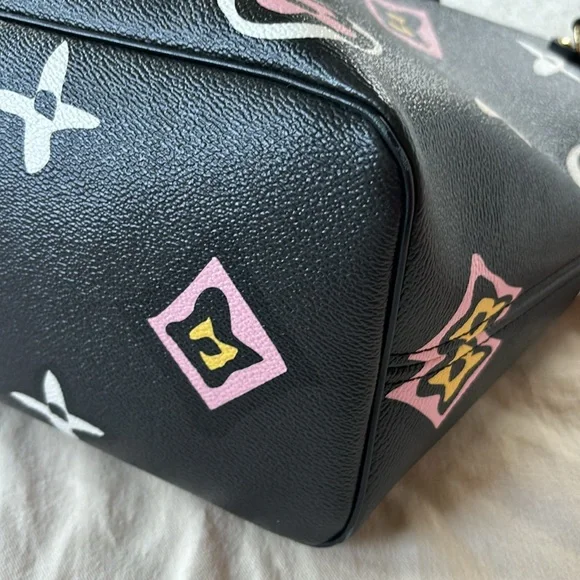 LOUIS VUITTON 
Monogram Giant Wild at Heart Neverfull MM Black - Picture 12 of 16